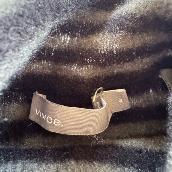 VINCE 100% Cashmere Womens Size Small Striped Turtleneck Sweater Black Gray - Picture 3 of 4